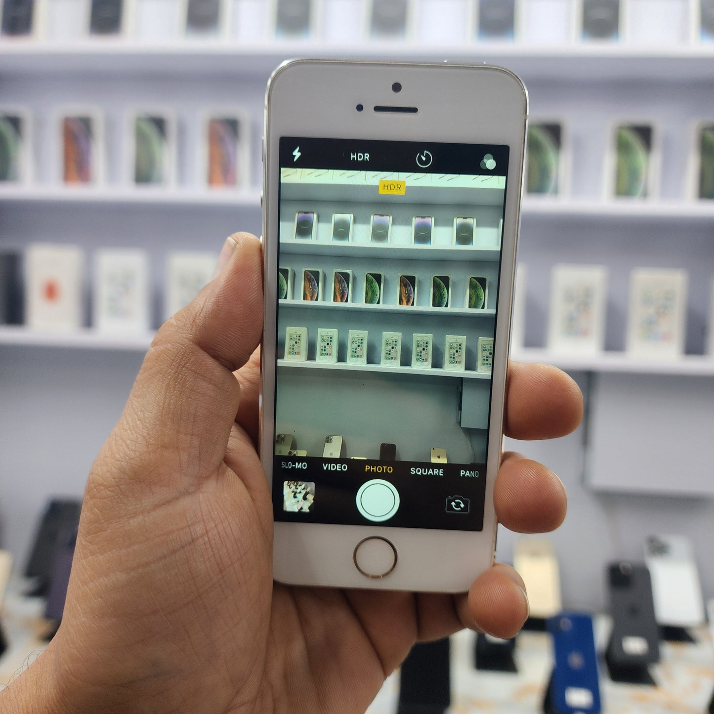 iPhone 5s 16GB Renewed (Box Packed)