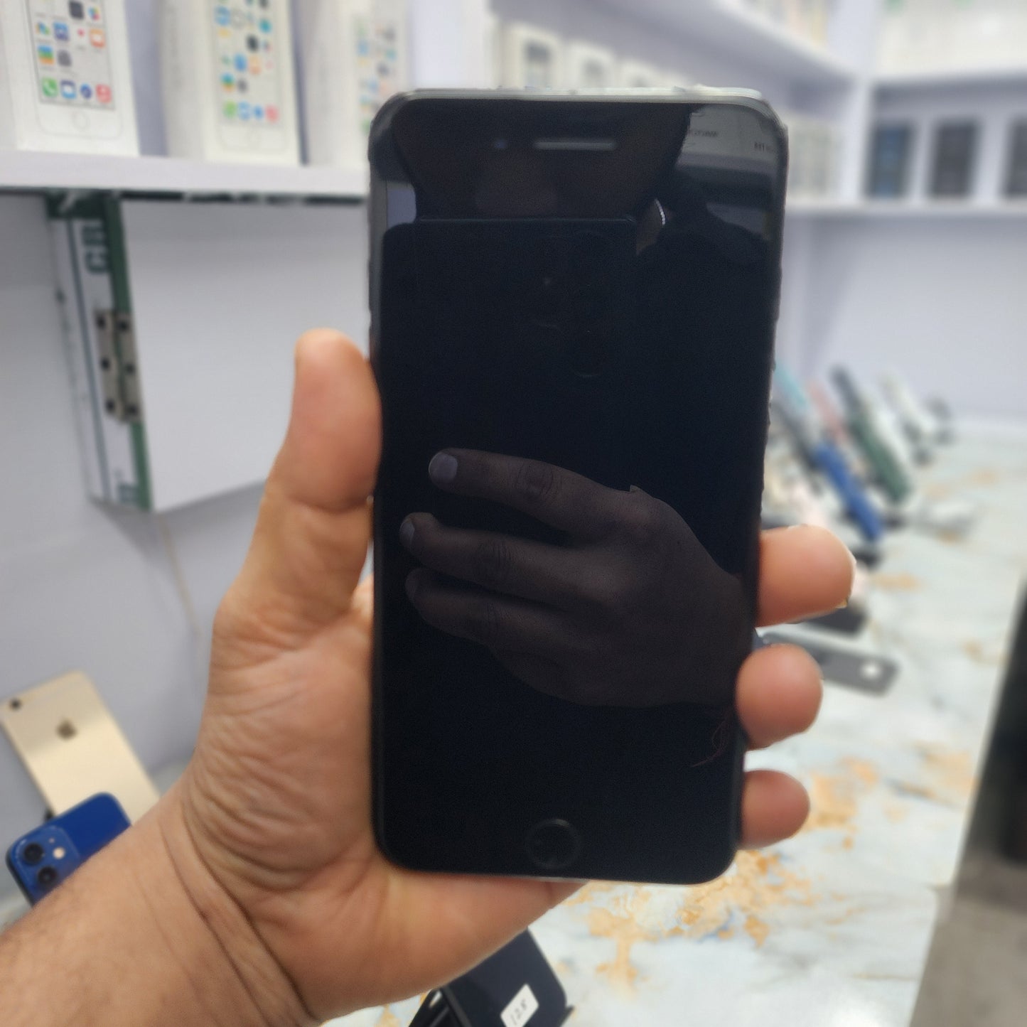 iPhone 7 Plus 128Gb (1.5Yr Used) Fair Condition (Major Dents & Scratches)