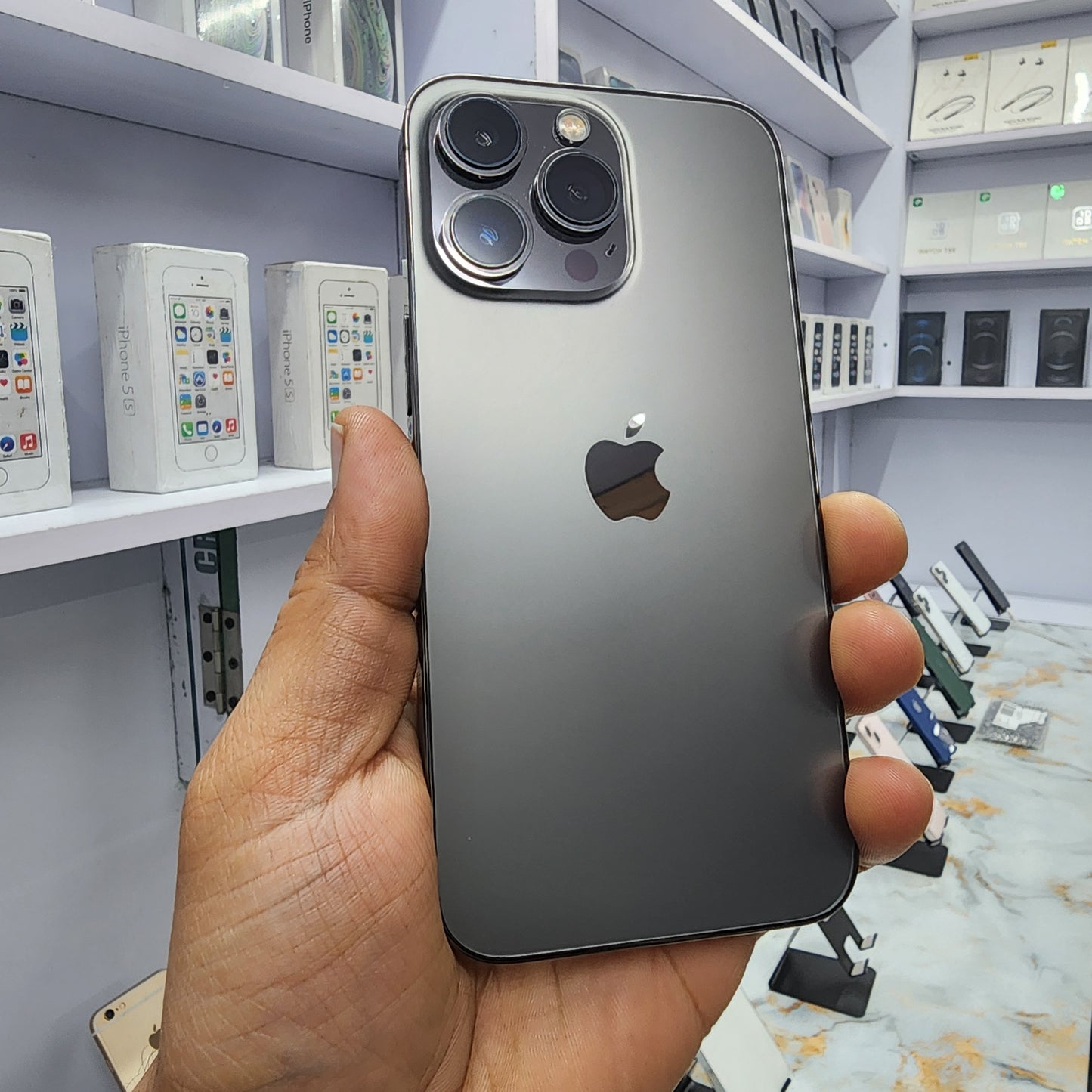 iPhone 13 Pro Max 256GB - (Used) Brand New Condition